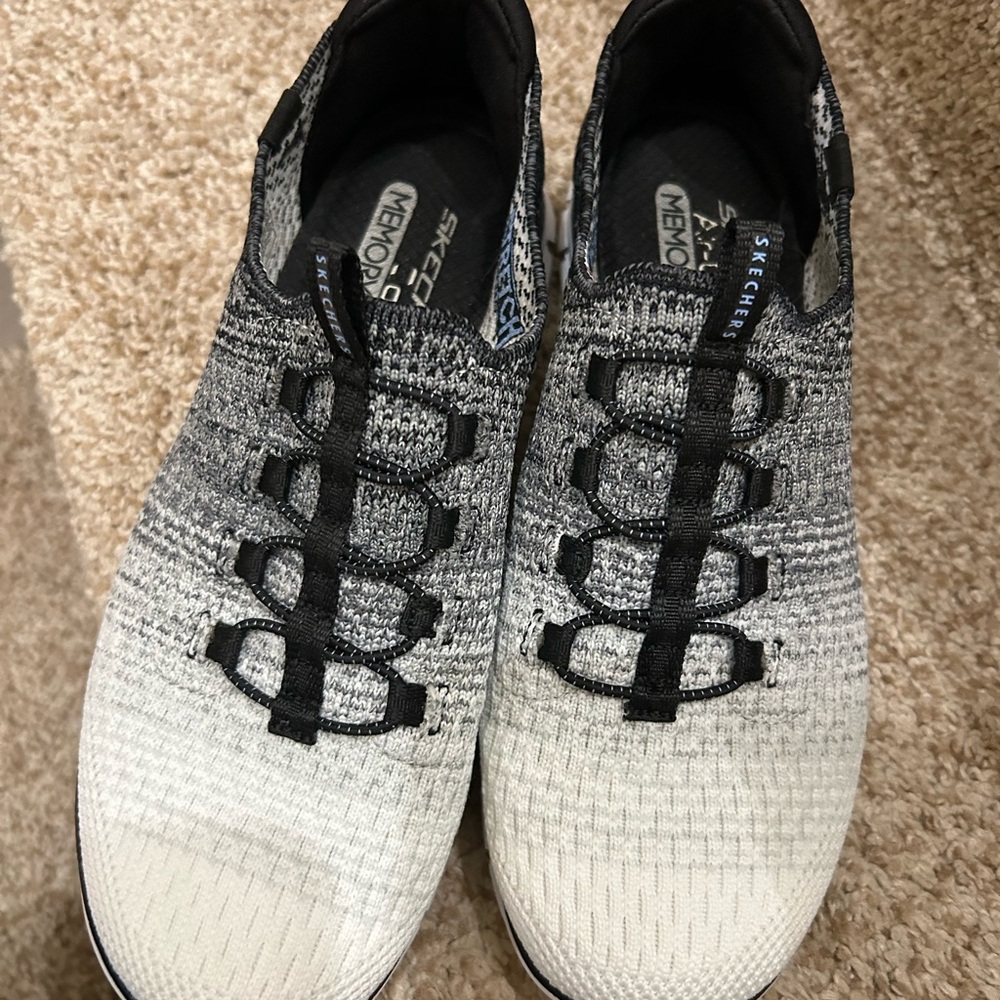 Skechers womans Gray Ombre Knit Slip-On Sneakers